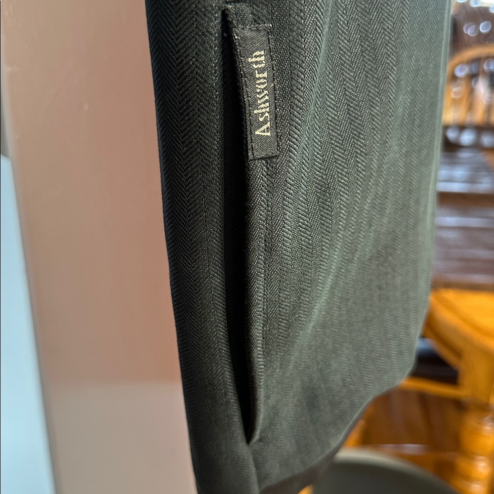 Ashworth Men's V-Neck Black Vest with side pockets - Picture 4 of 4